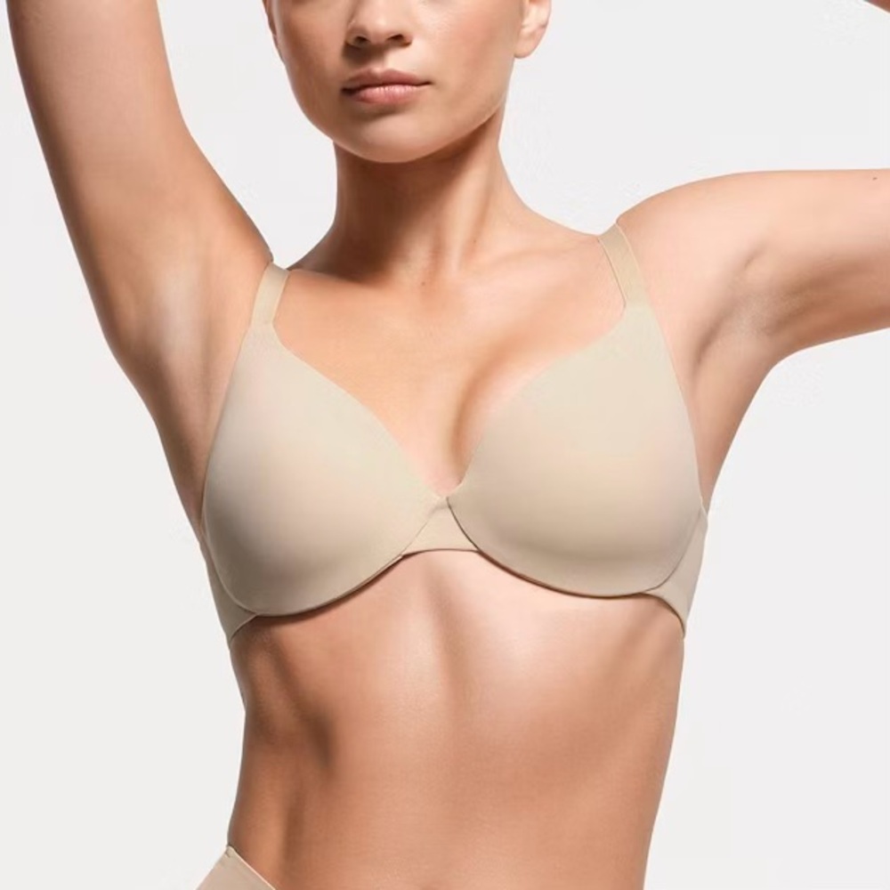 SKIMS Smoothing Intimates Full Coverage Bra 32B